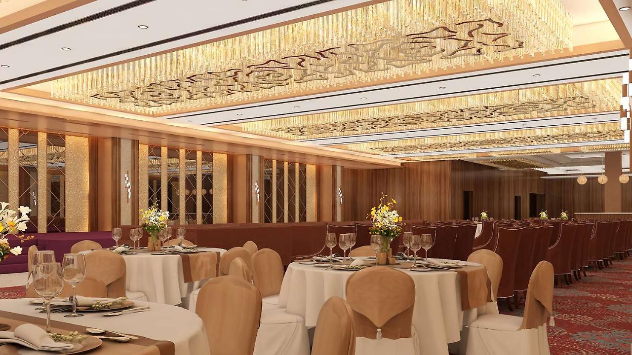 Hotel Radisson Blu Towers Kaushambi Delhi Ncr Ghaziabad Esterno foto The interior of the ballroom
