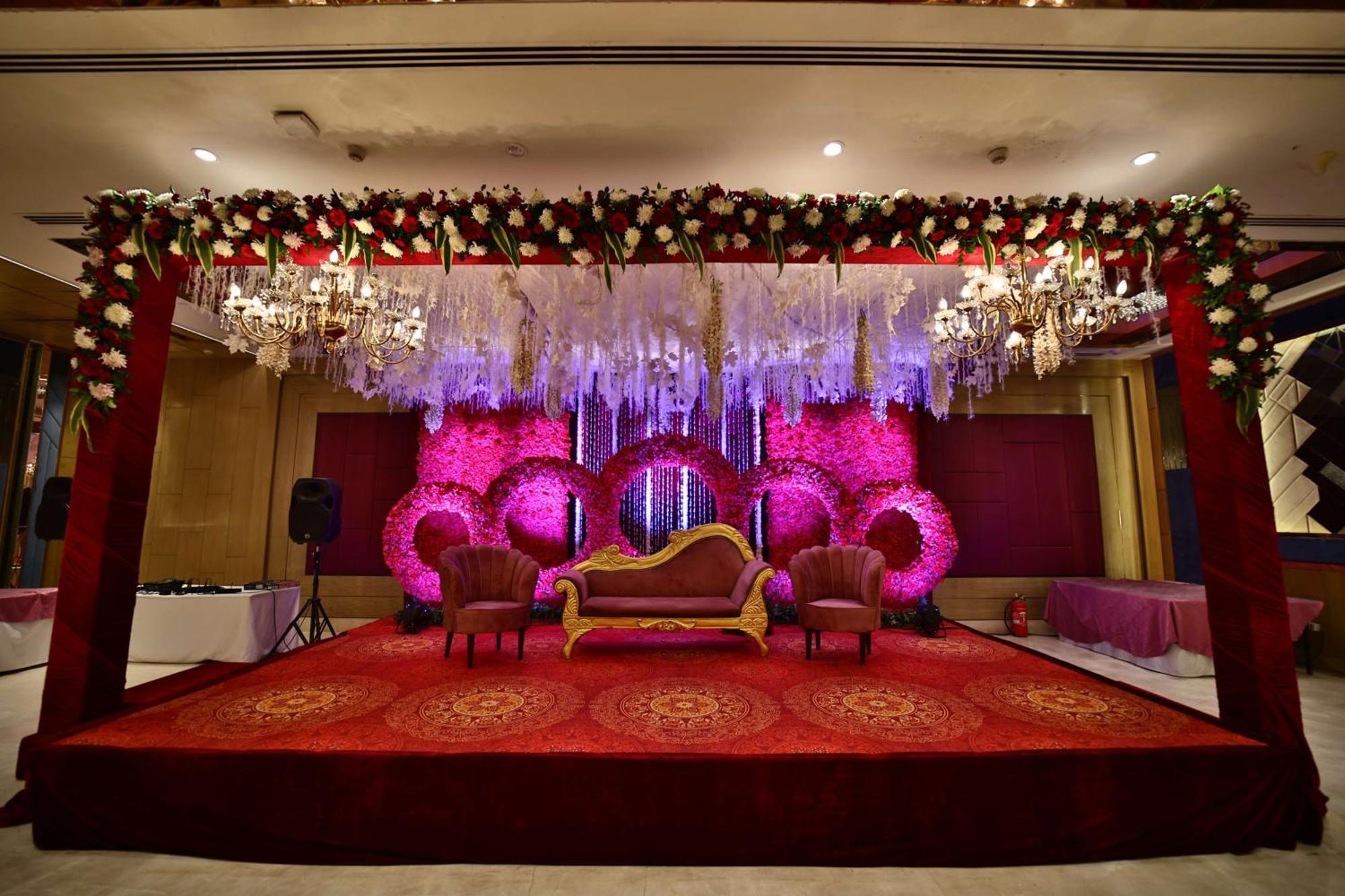 Hotel Radisson Blu Towers Kaushambi Delhi Ncr Ghaziabad Esterno foto A wedding reception in India