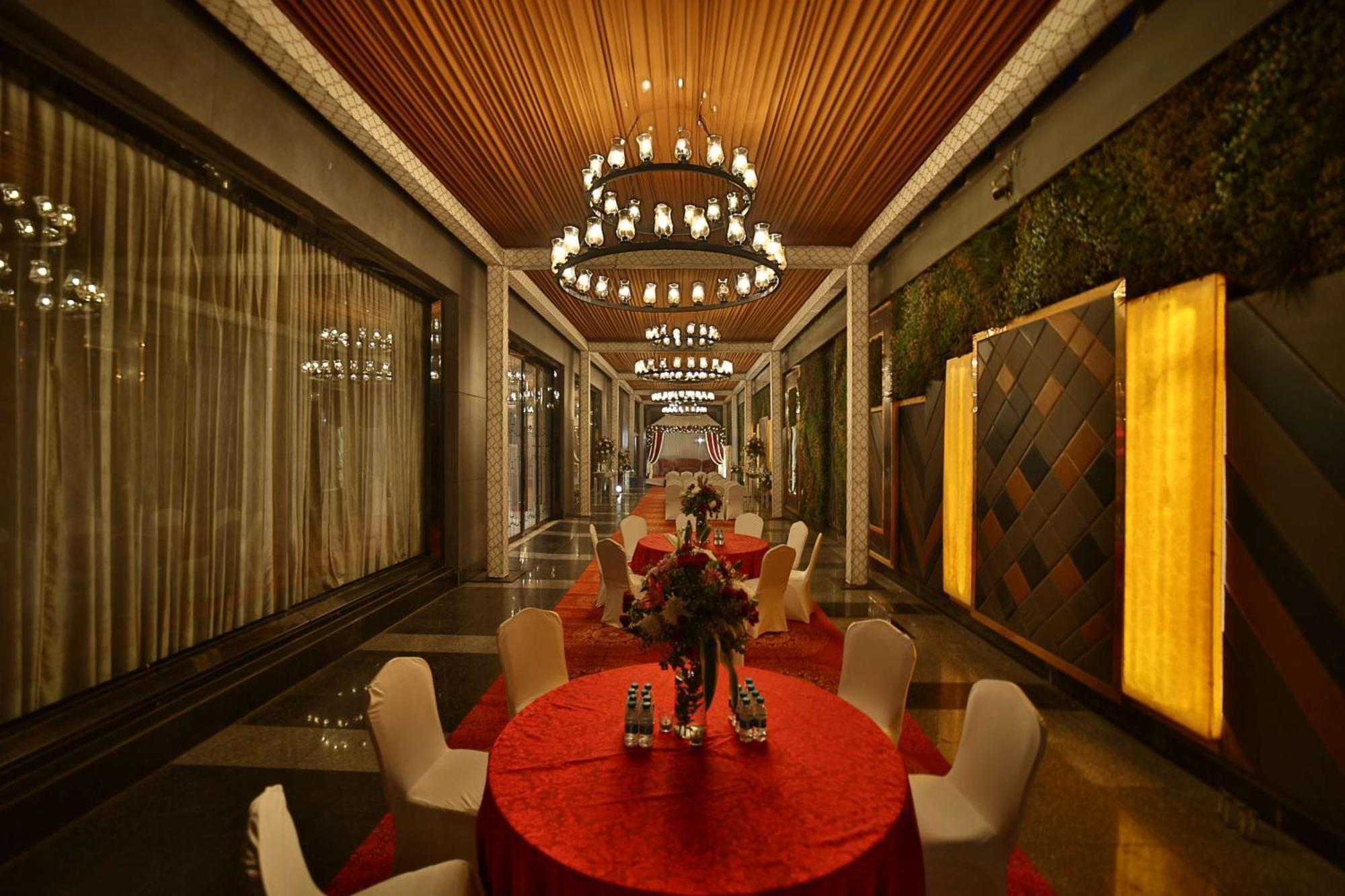 Hotel Radisson Blu Towers Kaushambi Delhi Ncr Ghaziabad Esterno foto The Imperial, New Delhi
