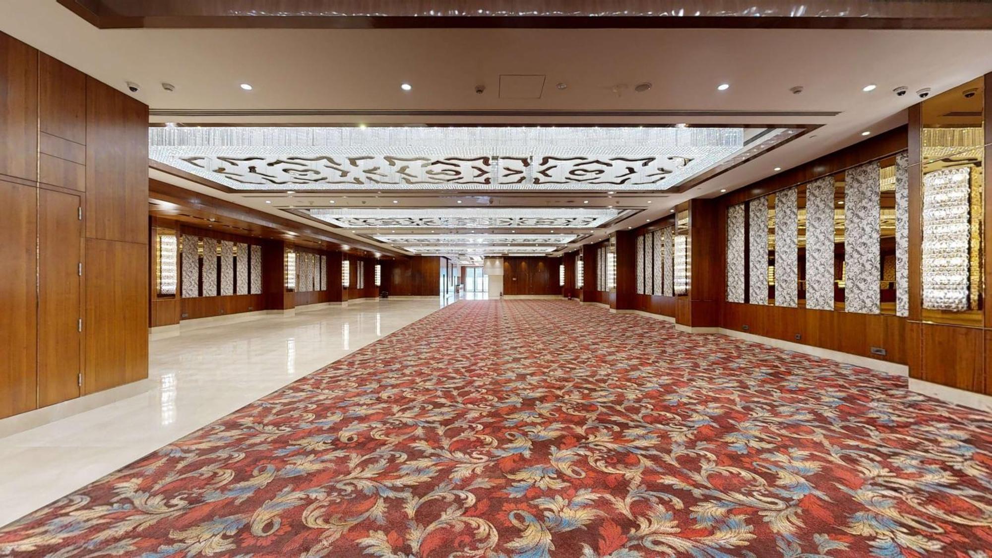 Hotel Radisson Blu Towers Kaushambi Delhi Ncr Ghaziabad Esterno foto The interior of the National Museum of Malaysia