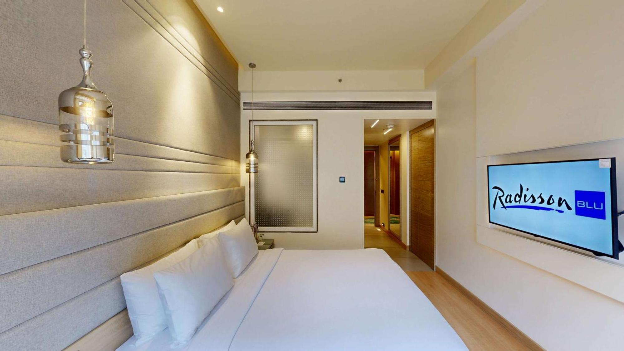 Hotel Radisson Blu Towers Kaushambi Delhi Ncr Ghaziabad Esterno foto Deluxe Room
