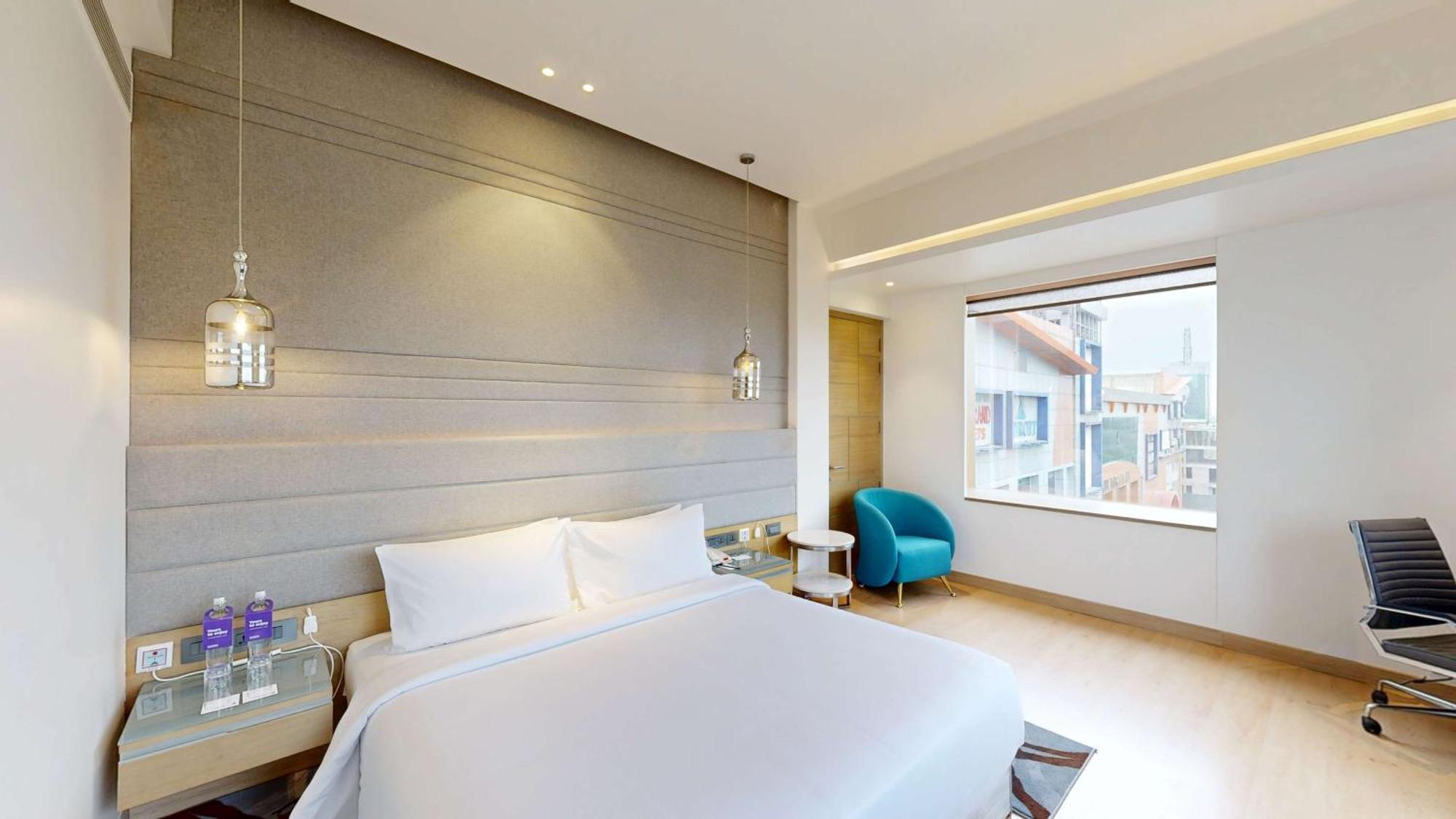 Hotel Radisson Blu Towers Kaushambi Delhi Ncr Ghaziabad Esterno foto A room at the hotel